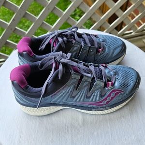 Saucony Women'sTriumph ISO Series Everun Running Shoes Gray/Purple/White 6.5